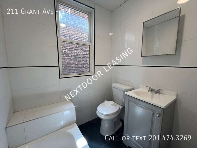 Photo - 211 Grant Ave Unidad 1M