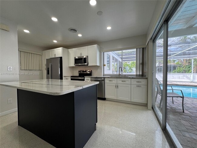 Photo - 1327 Garfield St