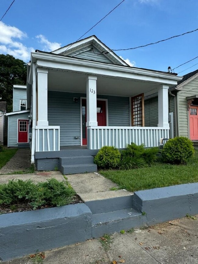 Photo - Clifton/Frankfort 3 Bedroom 2-Bath House