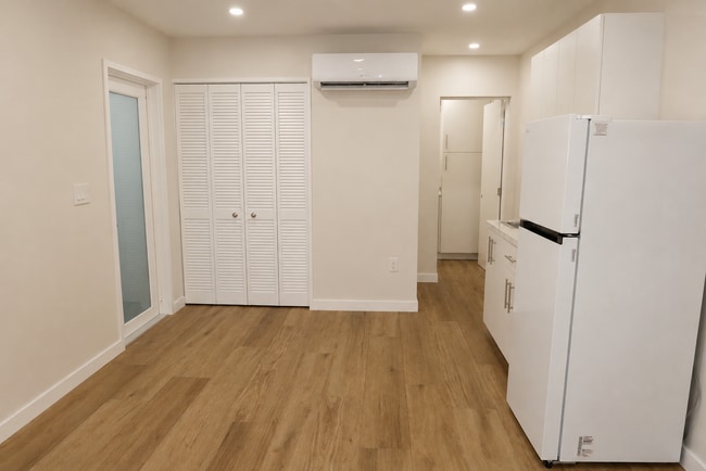 Photo - 8111 NW 10th St Unidad 1 bed 1 bath - apartment