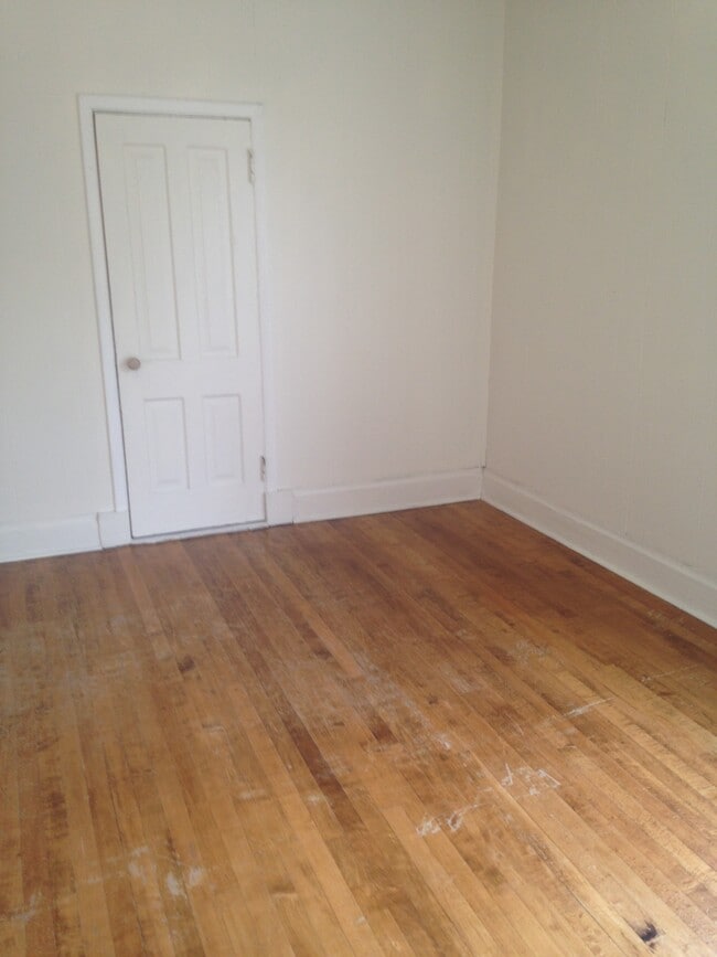 Photo - 218 E 5th St Unidad 2