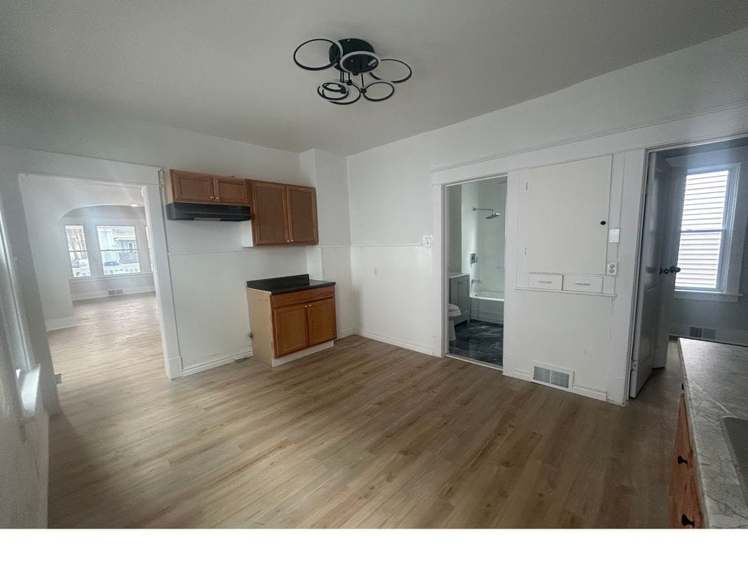 Photo - 411 Cambridge Ave