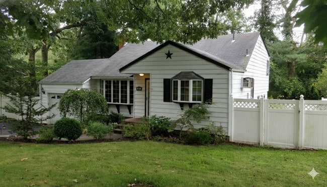 Building Photo - 461 Gibbs Pond Rd Unit 1