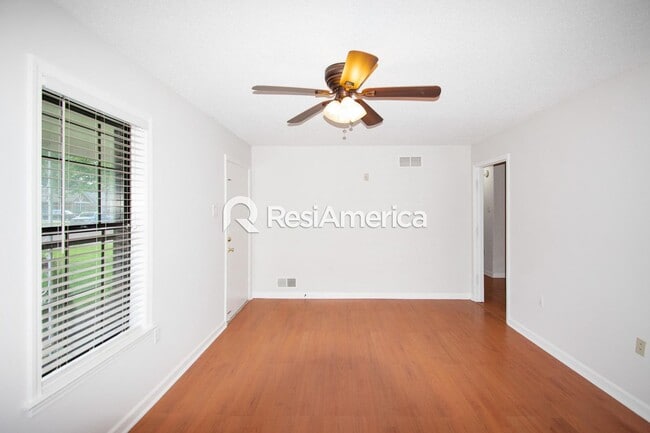 Photo - Newly Renovated 3/2 In Bartlett