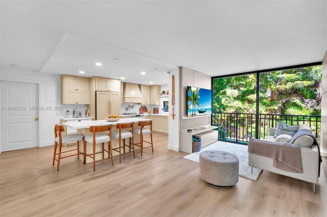 Building Photo - 17021 N Bay Rd Unit 206