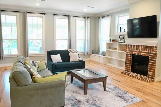 Photo - 649 SW 2nd St