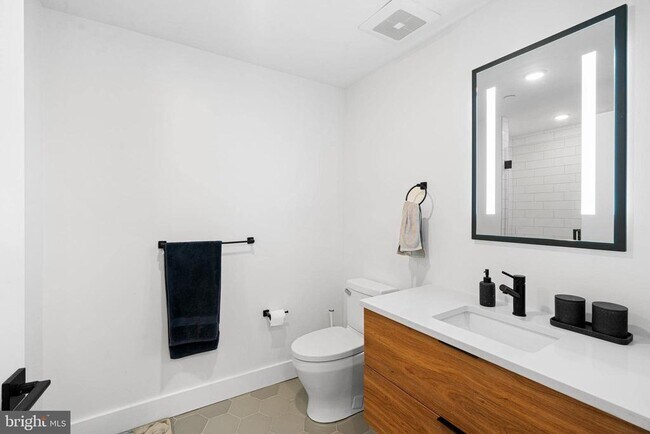 Photo - 1501 N 31st St Unidad 215A