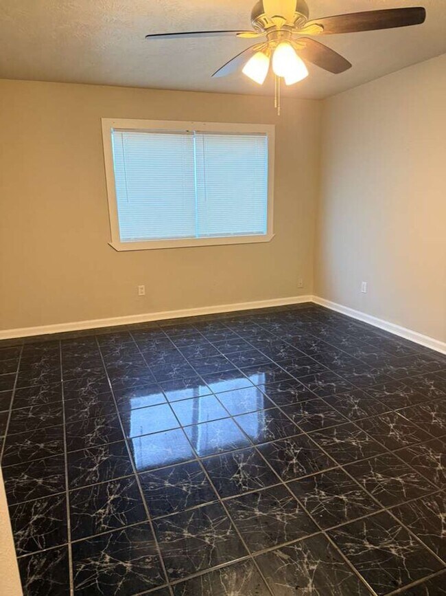 Photo - 535 Georgetown St