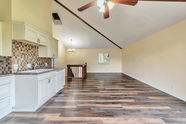 Photo - Remodeled Row End Rambler Townhome in Jack...