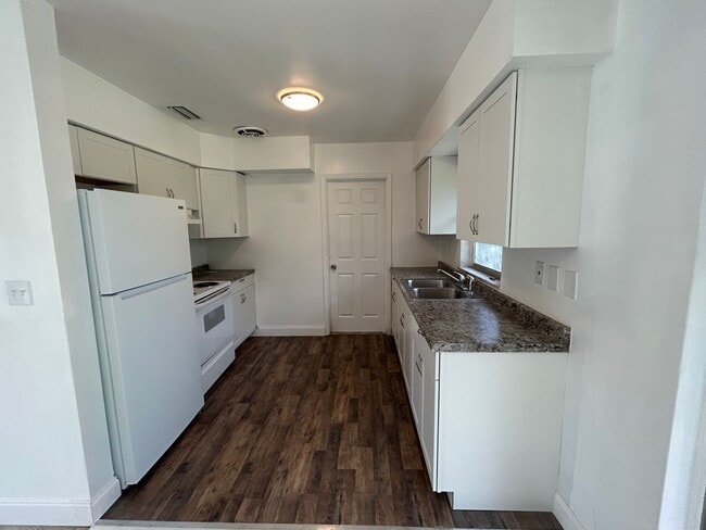 1148 Clearwater Rd