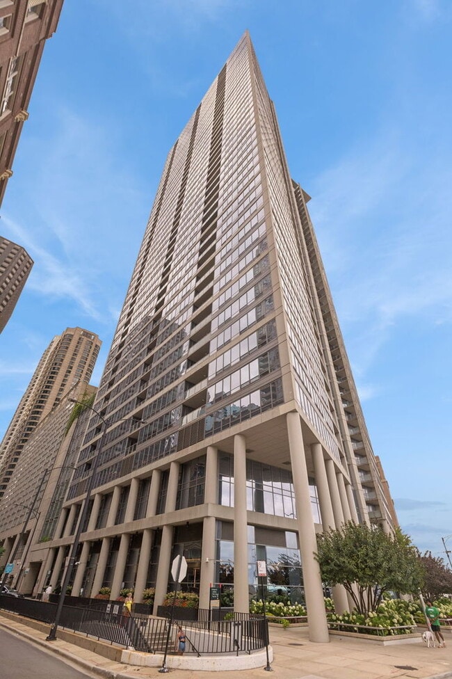Building Photo - 600 N Lake Shore Dr Unit 4211 Rental