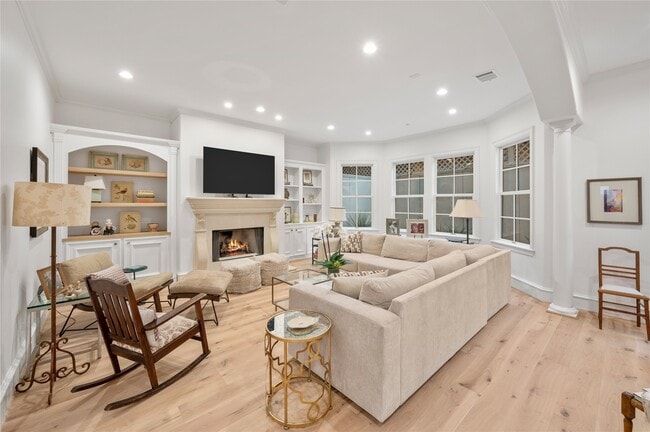 Photo - 1235 Wynden Oaks Garden Dr