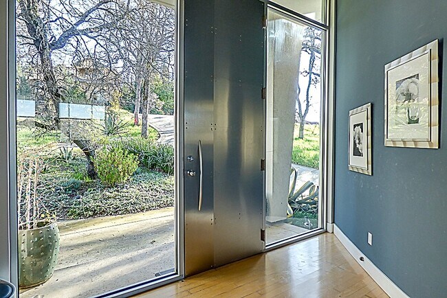 Photo - 108 Lost Oak Ct