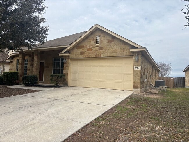 919 Avery Pkwy