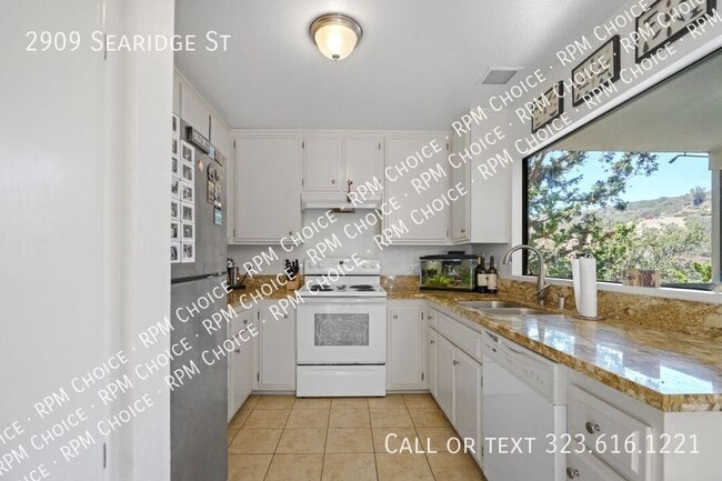 Photo - 2909 Searidge St