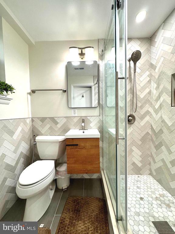 Photo - 8140 Drayton Ln