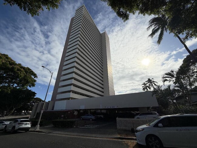 Building Photo - To register for the showing time below, note the 4 digit code: 4293 and click "APPLY NOW."(mobile...