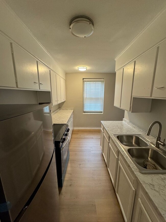 Photo - Kemper House