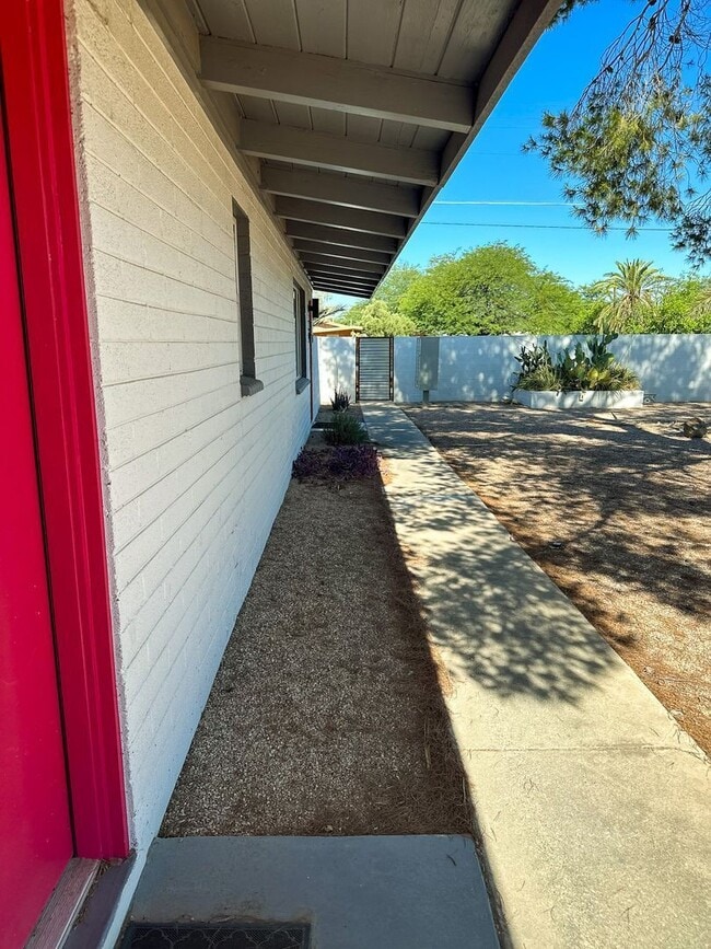 Photo - 2770 N Forgeus Ave