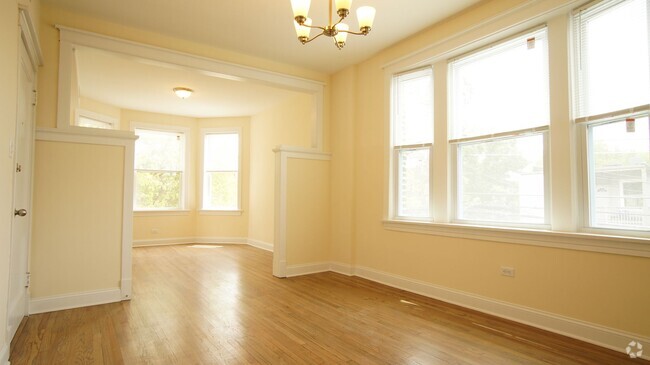 Building Photo - 3136 W Logan Blvd Rental
