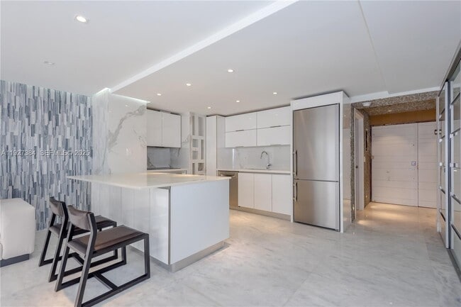 Photo - 6423 Collins Ave Unit 304