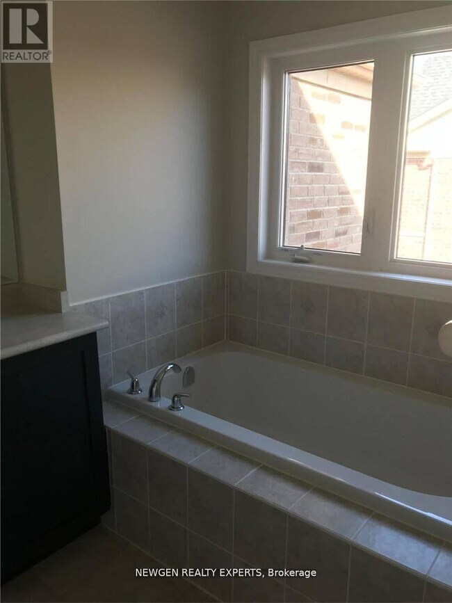 Photo - 37 Military Cres