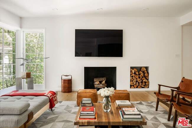 Photo - 2410 Nichols Canyon Rd