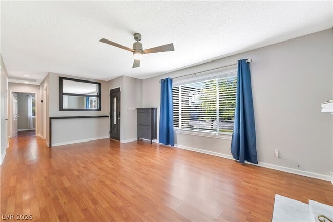 Photo - 4565 Meridian Dr