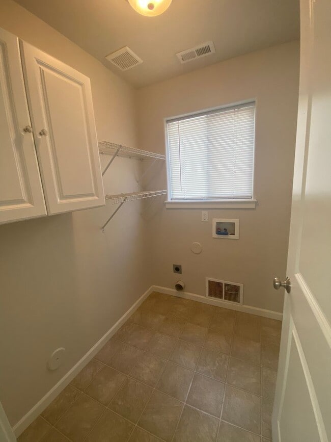 Photo - LARGE SINGLE FAMILY HOME ON CORNWALL (RPM#220)