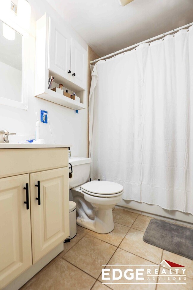 Photo - 109 Bolton St Unidad 1