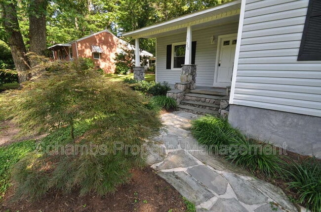 Photo - 326 Webster St