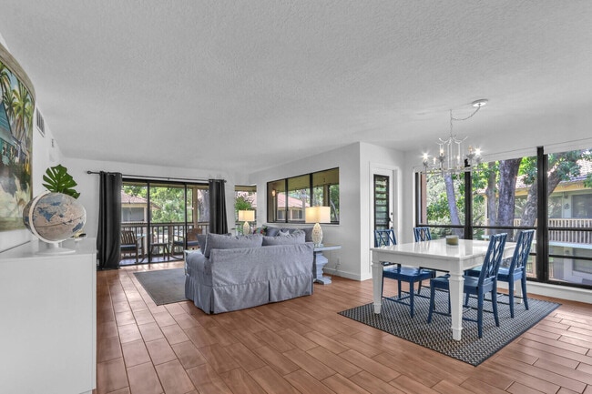 Photo - 632 Brackenwood Cove