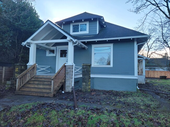 Photo - Don’t Miss This! Spacious 2 Bed, 2 Bath in North Portland