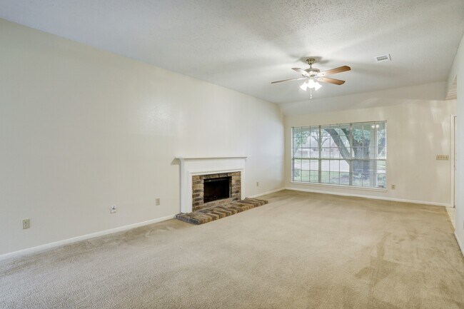 Photo - 18163 Brooknoll Dr