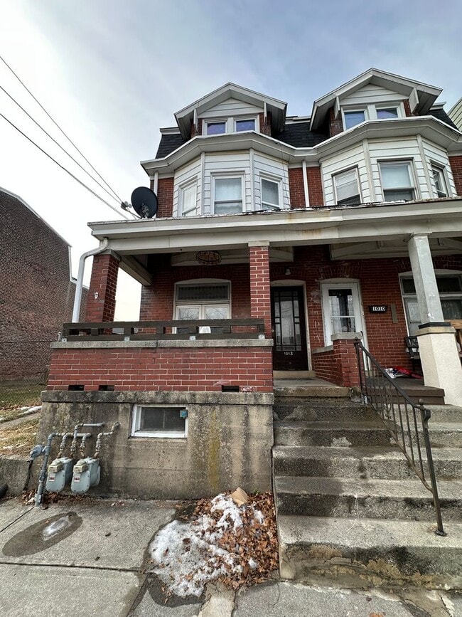 Building Photo - 1012 S Hall St Unit A