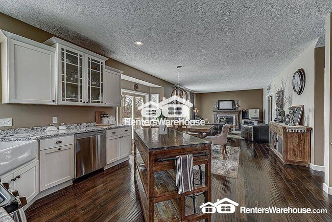 Photo - 8868 Whispering Oaks Trail