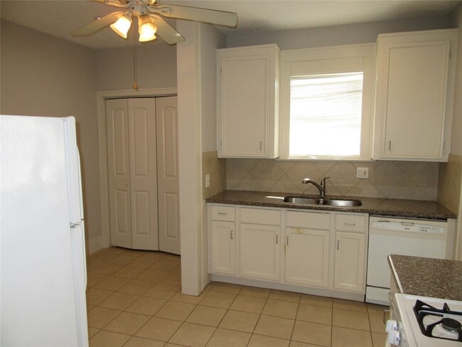 Photo - 2121 Market St