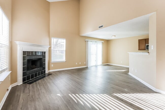 Photo - 5959 Redcliff S Ln