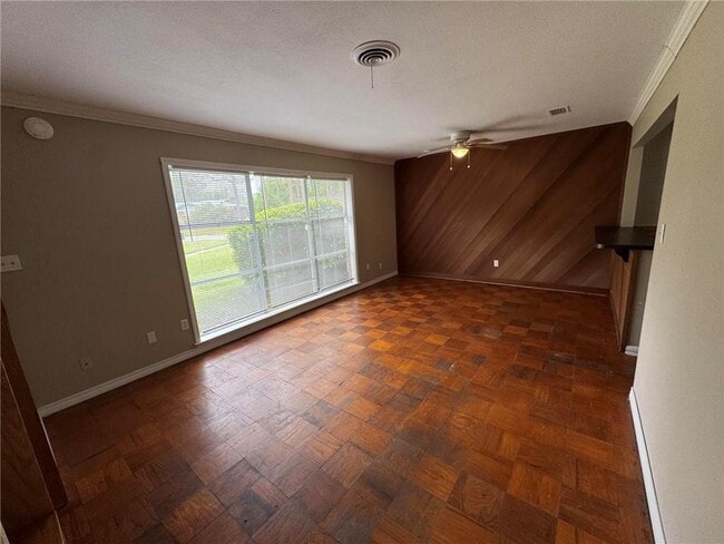 Photo - 5855 Woodvale Dr