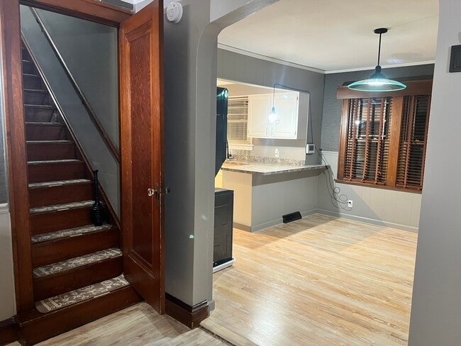 Photo - 205 W Chestnut St Unit College student/staff rental
