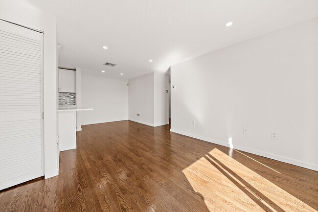 Photo - 336 Adams St Unit 28