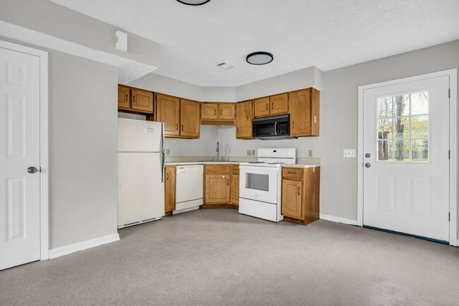 Photo - 452 W Broad St