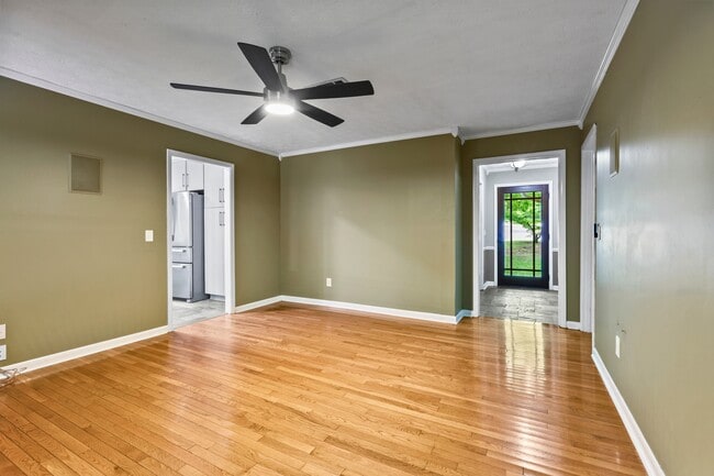 Photo - 1344 Peachtree Cir