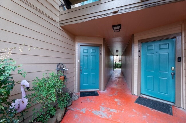 Photo - 2121 Hepburn St Unit 1216