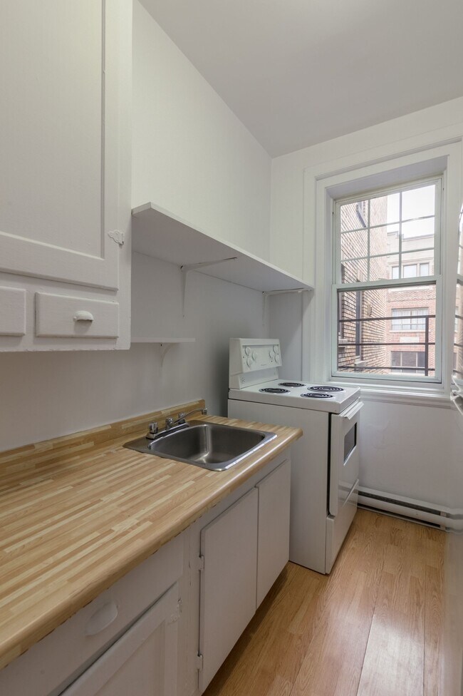 Photo - 2100 du Fort