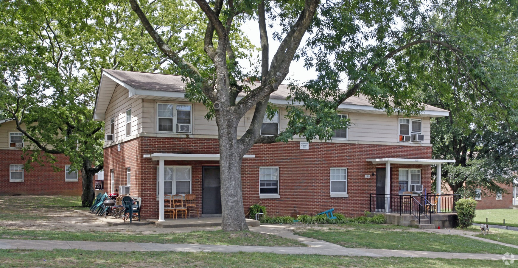 Photo - Mosby court Apartments