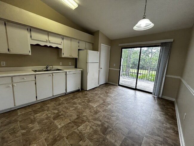 Photo - Condo for Rent Unit 16