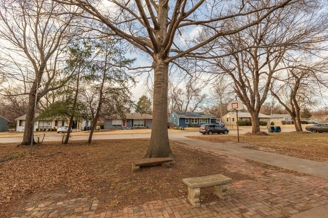 Photo - Beautiful 3 bedroom 1 bath, Available in April!