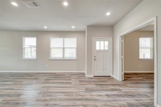 Photo - 1701 Logan Dr Unit 40