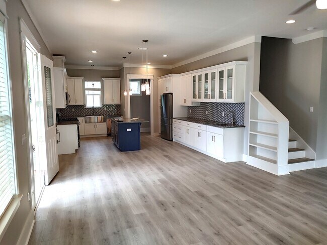 Photo - 4088 Biltmore Ave